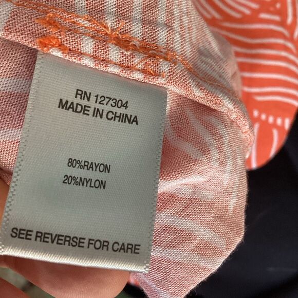 John Mark Split Neck Pull-On Top Blouse Embroidered Trim Women’s Medium - Picture 9 of 10